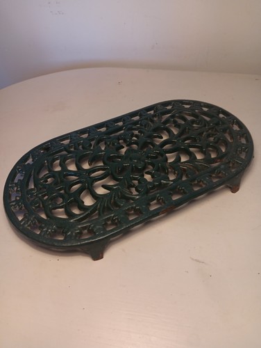 Vintage green oval trivet - trivet, old