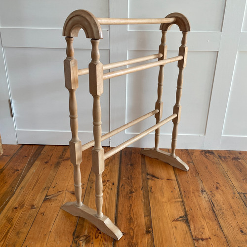 Victorian pine towel - pine, rail