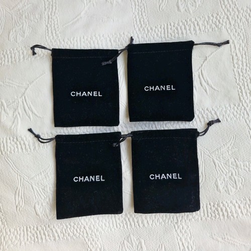Chanel black velvet - black,