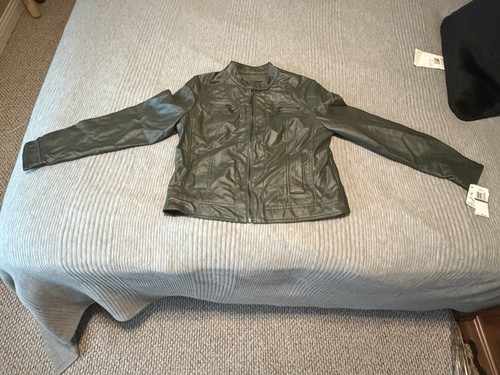 Nwt macy jou green - macy's, faux