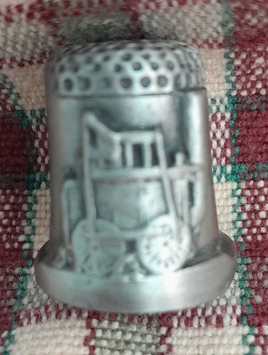 Vintage thimble souvenir - thimble,