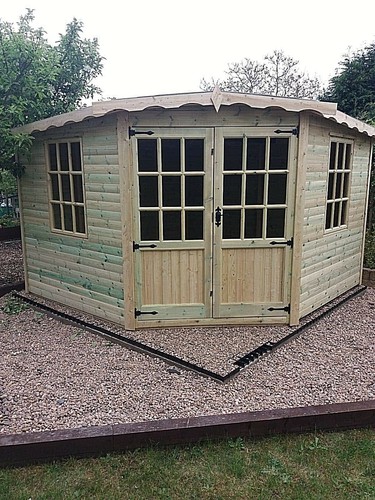 Corner summerhouse shed - corner,