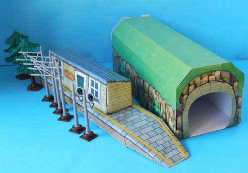 Hornby junior station tunnel - hornby,