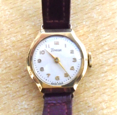 Ladies 9ct gold - ", "