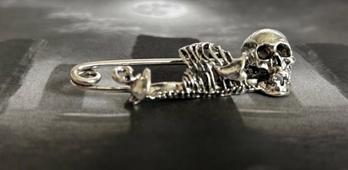 Skull biker rocker pin - rocker, badge