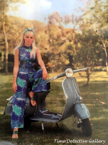 Actress brit ekland - brit, posed