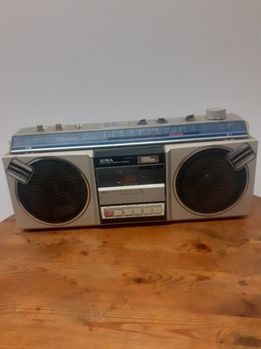 Aiwa 300 vintage boombox - vintage, radio