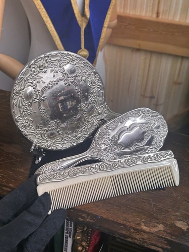 Vintage silver plated vanity - silver,
