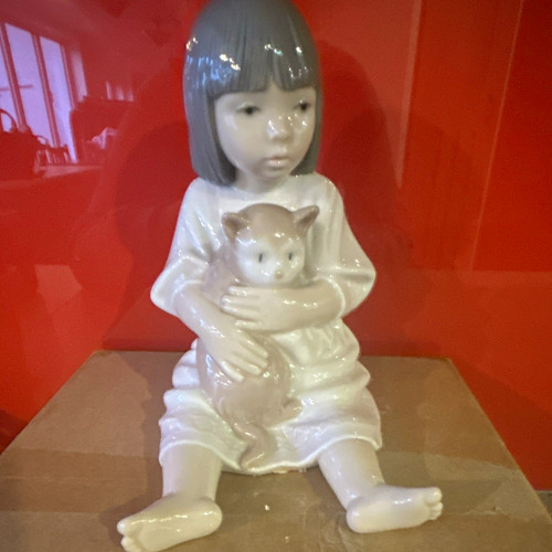 Nao porcelain girl - porcelain, holding