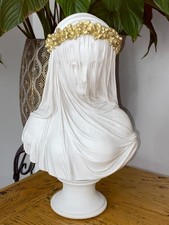 GOLDEN VEILED LADY  MARBLE