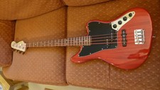 FENDER SQUIER JAGUAR BASS - RARE COLOUR + DR STRINGS - GT ACTIVE BASS, EXC COND!