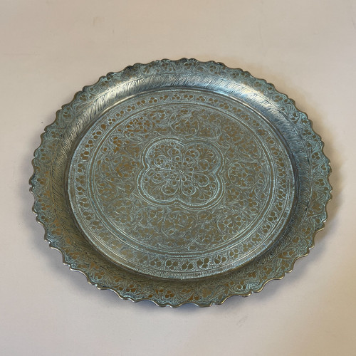 Antique metal gold indian - metal,