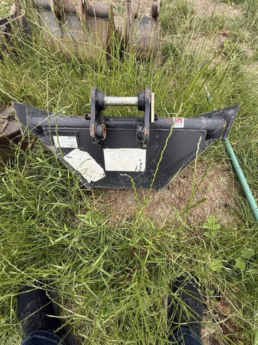 Mini digger shape ditching - mini,