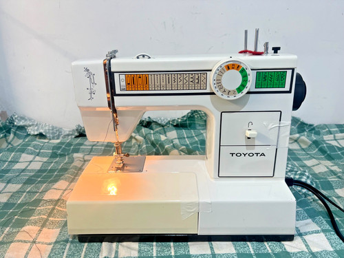 Working toyota sewing machine - working,