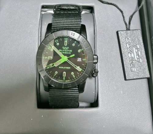 Glycine airman world timer - world,