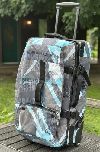 Oakley large wheeled - oakley, rolling