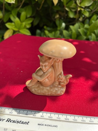 Sylvac pottery lucky pixie - pottery,