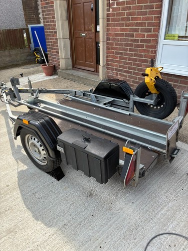 Debon moto1 - hire),