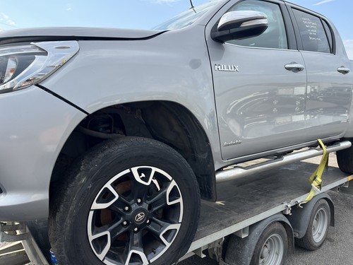 Toyota hilux breaking - toyota,