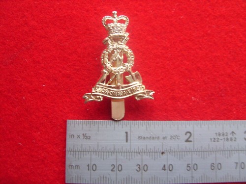 Cap badge royal pioneer - cap,