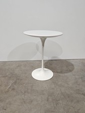 Knoll Saarinen Side Table (wonderful condition)