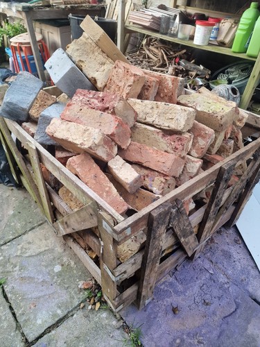 Pallet multi stock red and - stock,