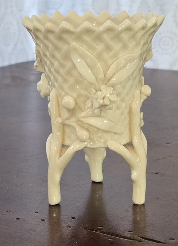 Belleek leg tri pod - leg, applied