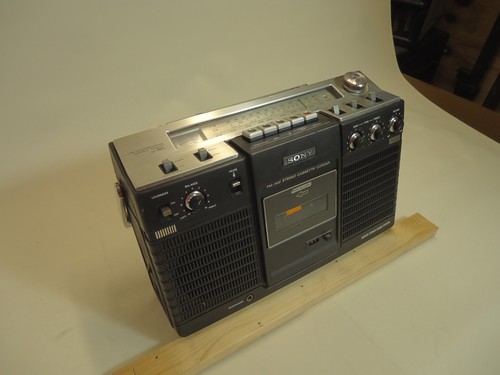 Sony 560 boombox - cf,