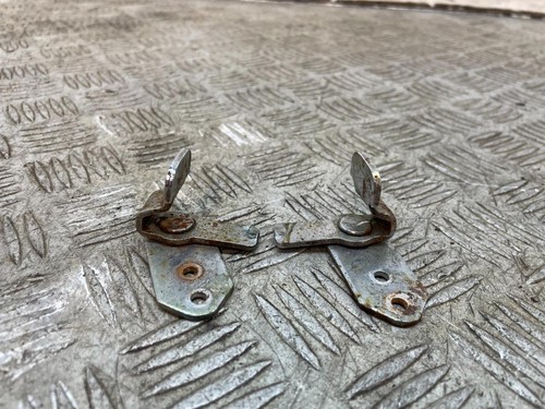 Mgb 1800 rear seat catches - rear,