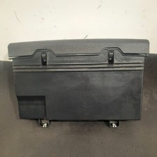 2011 VOLKSWAGEN TOURAN UNDER