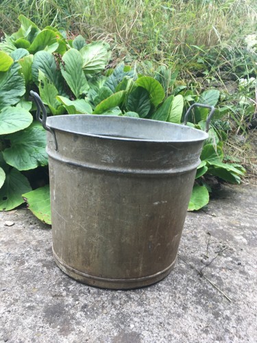 Tall galvanised zinc metal - ,
