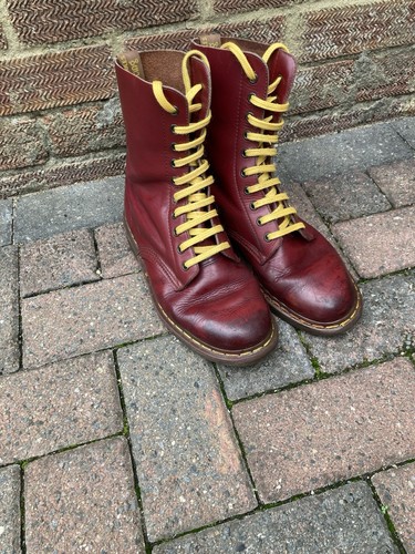 Vintage martens size 7 - dr,