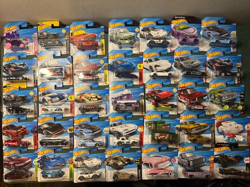 35x sealed hot wheels - sealed,