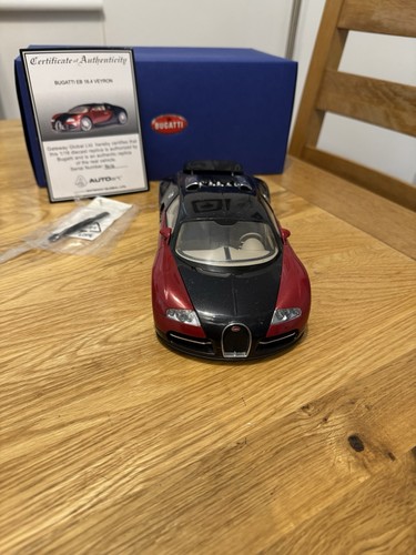 Boxed autoart bugatti - 1:18,