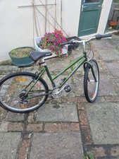 Giant hollywood sports ladies hybrid bike