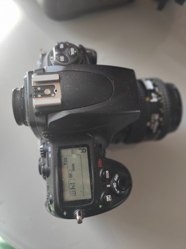 Nikon d700 body with lens - nikon,