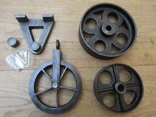 CAST IRON VINTAGE OLD INDUSTRIAL RUSTIC FURNITURE TROLLEY TABLE WHEELS