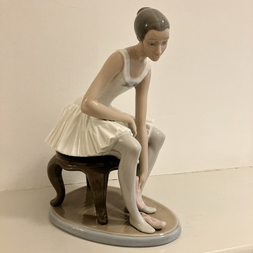 Nao lladro figurine - lladro,
