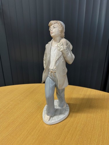Nao lladro standing - nao,