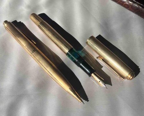 Pelikan 520nn fountain pen - pen, and