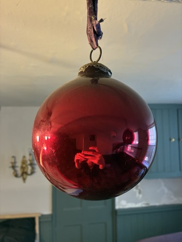 Metallic red witches ball - red,