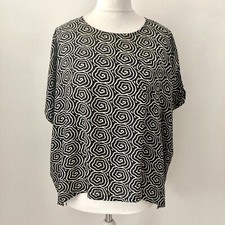 Masai Clothing Company Size S