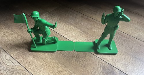 Classic green army men toy - classic,