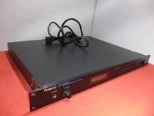 Excellent Roland P-330 Digital