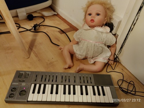 Yahama cs01 synthesiser - yahama,
