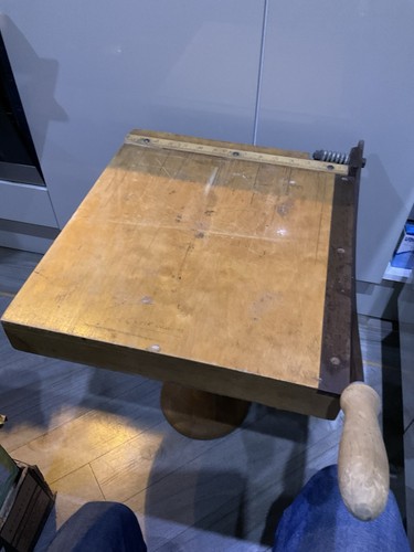 Guillotine desk table top - guillotine,