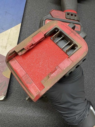 Mac tools 18v battery loose - mac,