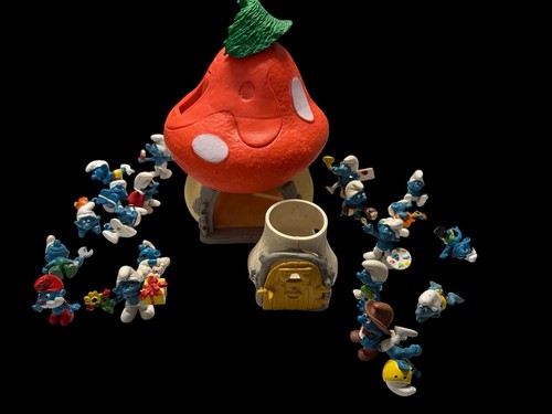 Smurf toadstool house and - smurf,