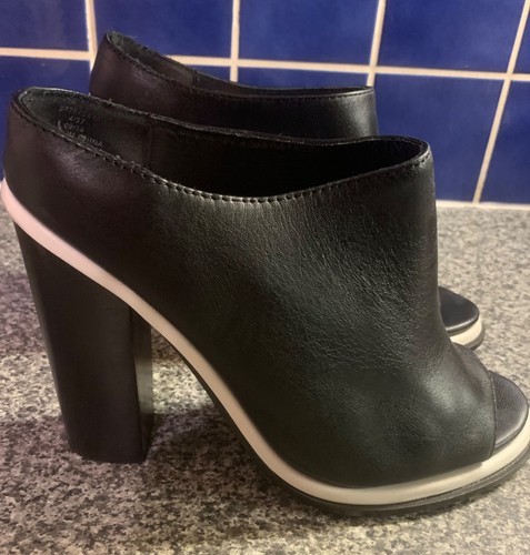 Shoes black and white - black, peep