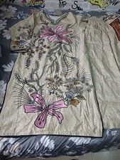 Pakistani Shalwar Kameez Women